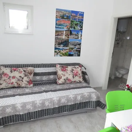 Apartament Caleta *
